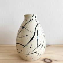 Load image into Gallery viewer, Emovere Vase- 3
