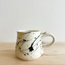 Load image into Gallery viewer, Small Emovere Mug-2

