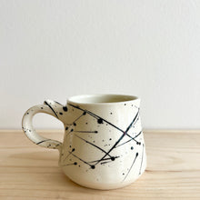 Load image into Gallery viewer, Small Emovere Mug-2
